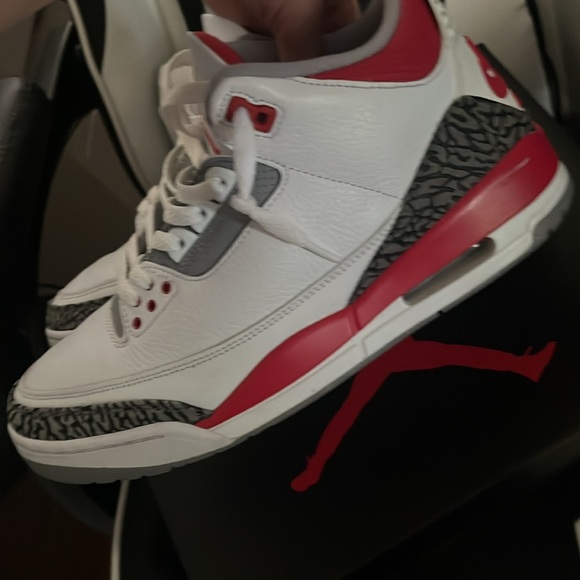 Jordan 3 Retro
Fire Red (2022) 100% authentic - Picture 2 of 7
